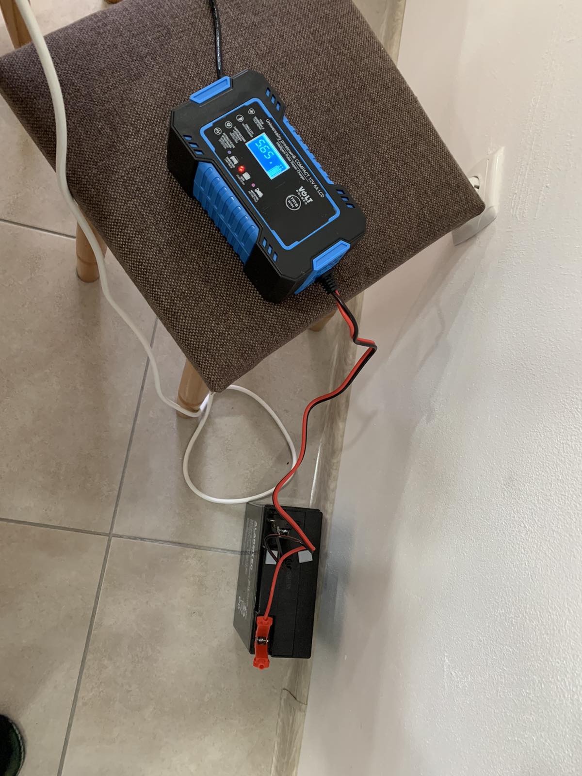 Автоматическое зарядное устройство COMPACT 12V 6A LCD, Volt Polska - Зображення 2