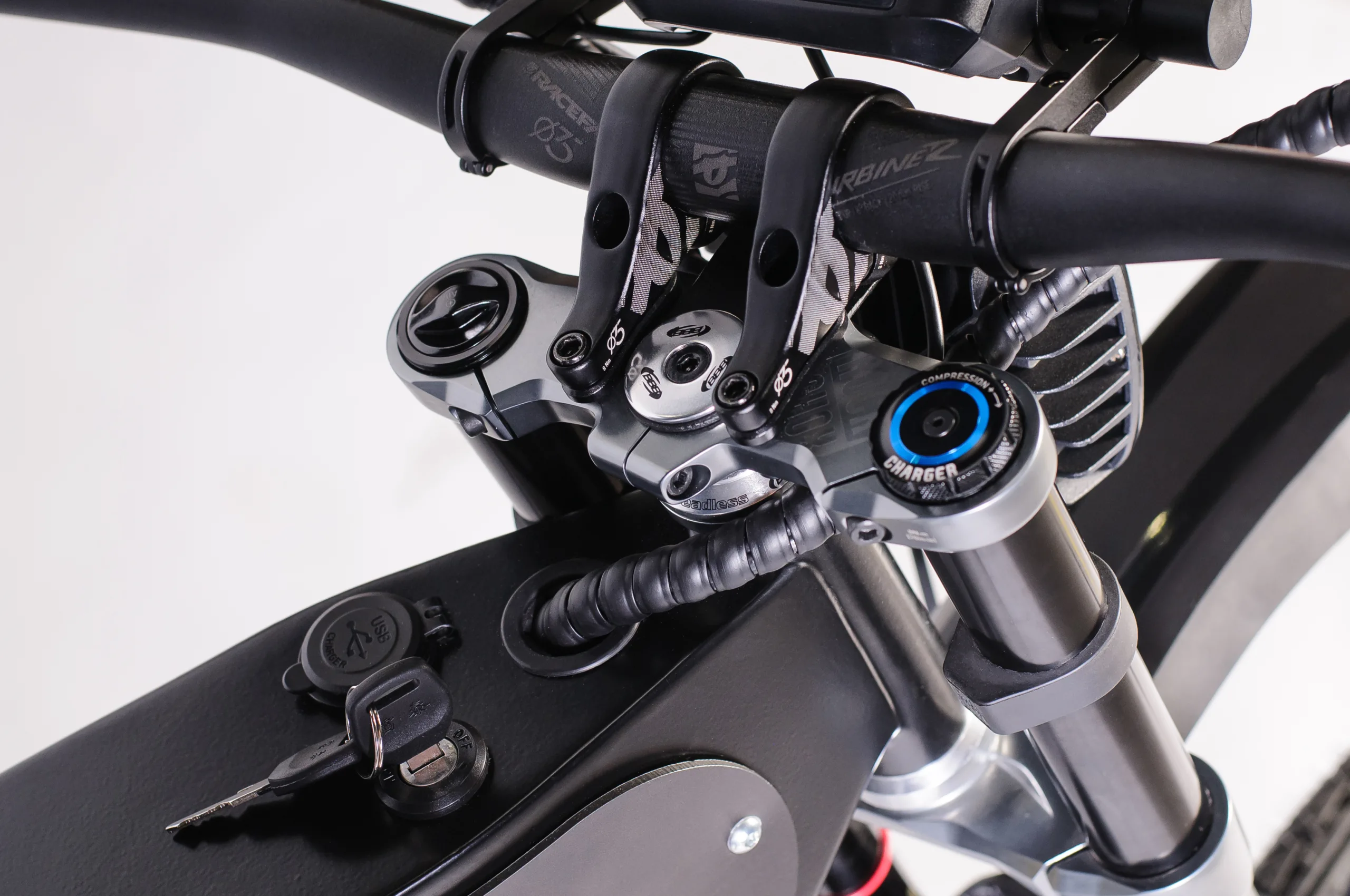 Електричний байк E-Motion Big 18" MOTO motor wheel 3000 W 50 Ah - Зображення 18