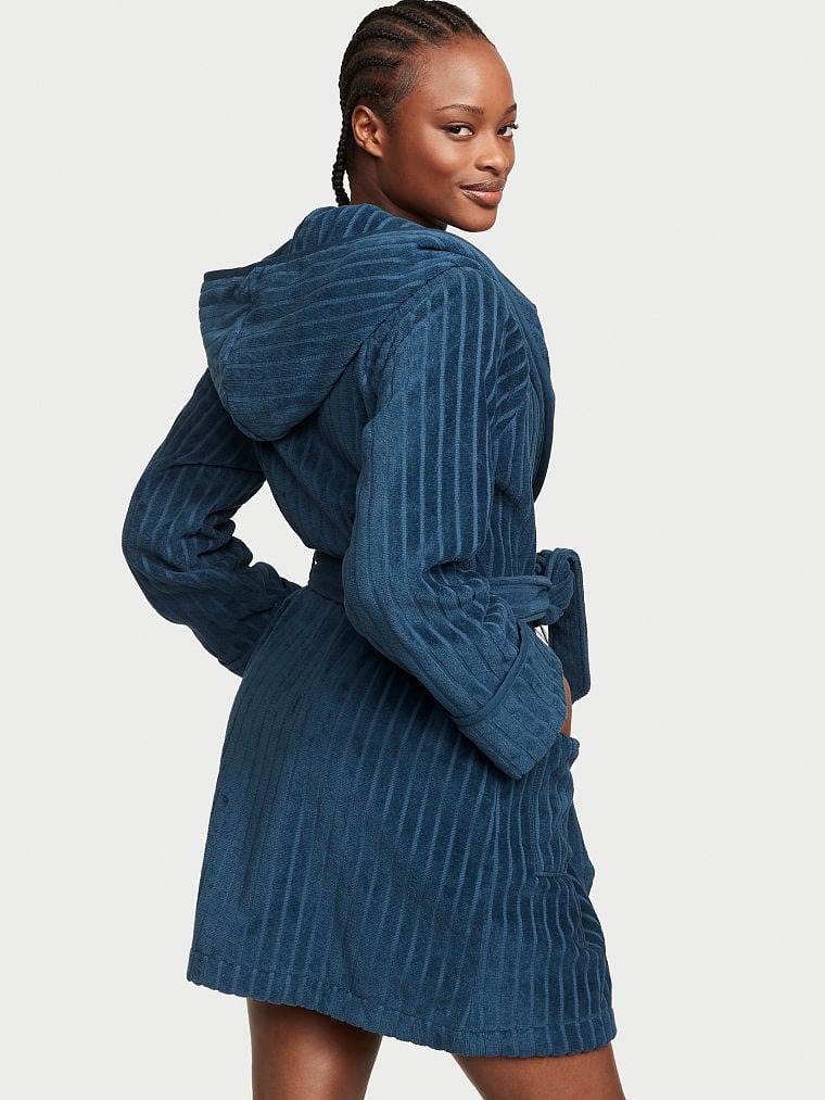 Короткий махровый халат с капюшоном Victoria’s Secret, колір синій, розмір XS/S - Зображення 3