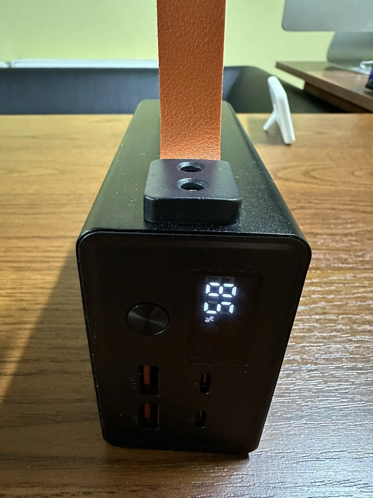 Power Bank 40000 мА, 100 Вт